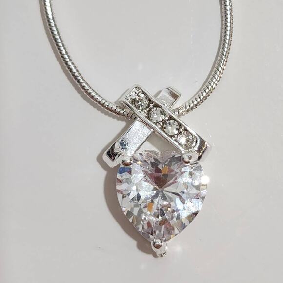 Cross My Heart Infinity Silver Heart Necklace Made with‎ Swarovski Crystals - Picture 1 of 12